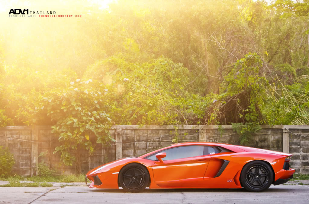 2012 Lamborghini Aventador photo