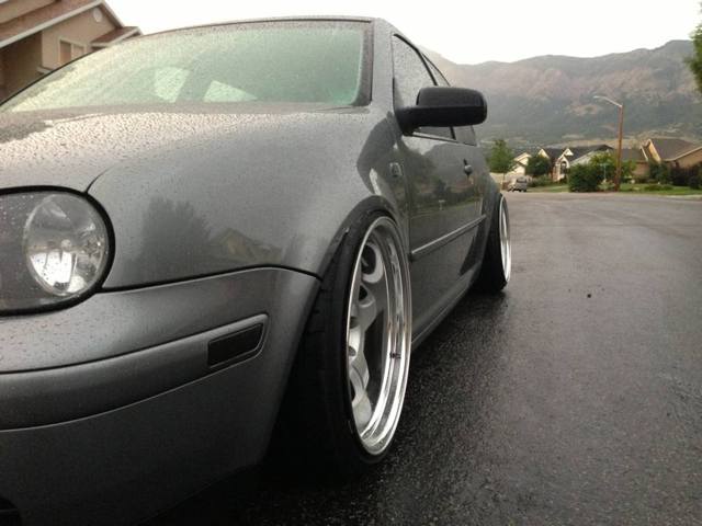 2004 Volkswagen Golf photo