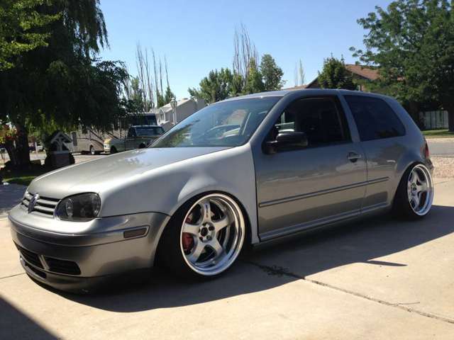 2004 Volkswagen Golf photo