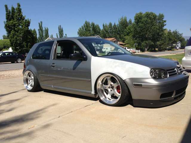 2004 Volkswagen Golf photo
