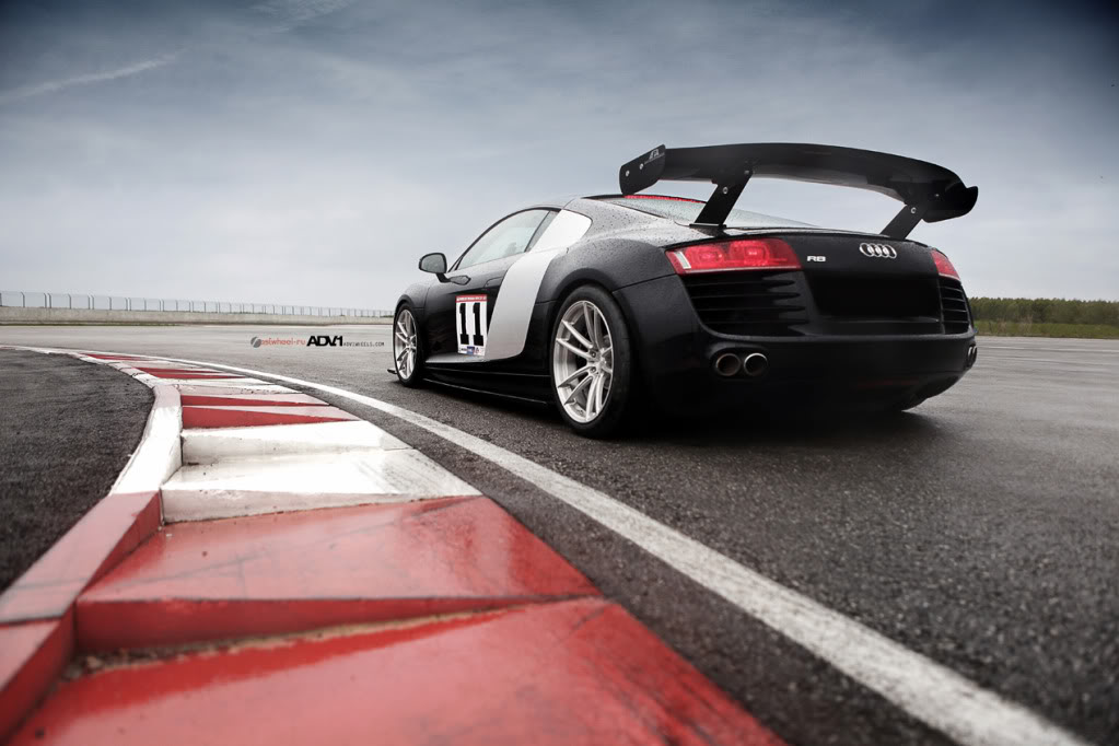2011 Audi R8 photo