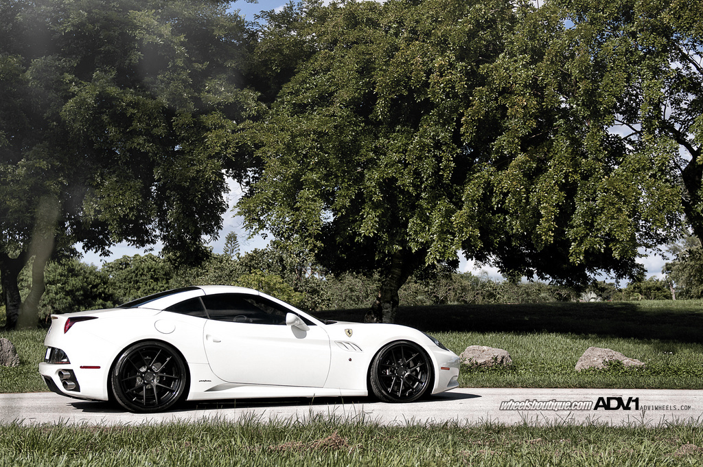 2010 Ferrari California photo