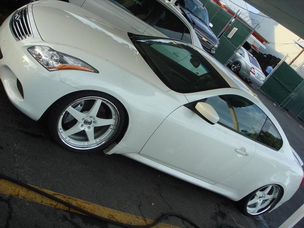 2009 Infiniti G37 photo