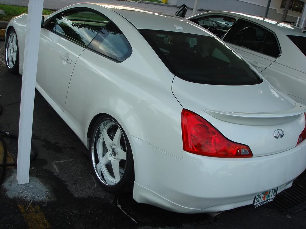 2009 Infiniti G37 photo