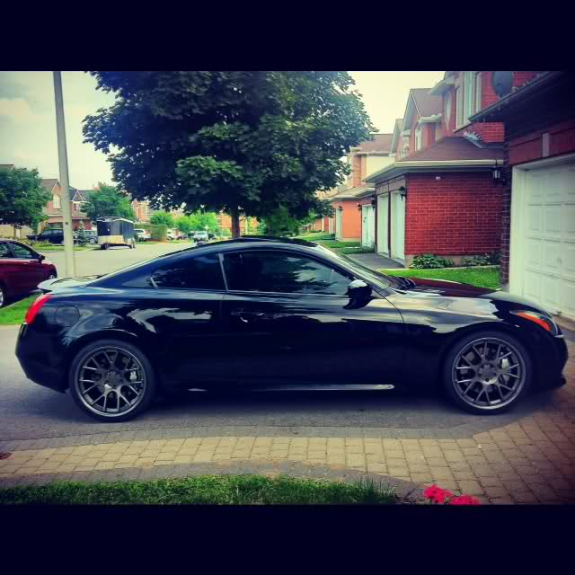 2011 Infiniti G37 photo