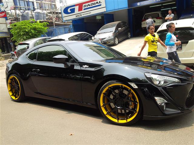 2013 Scion FR-S photo