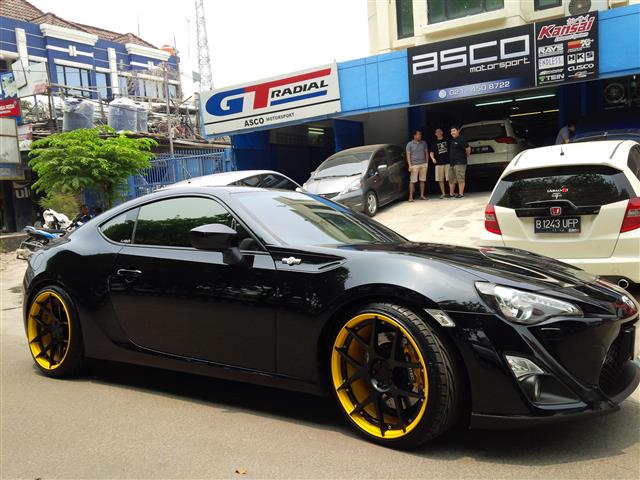 2013 Scion FR-S photo