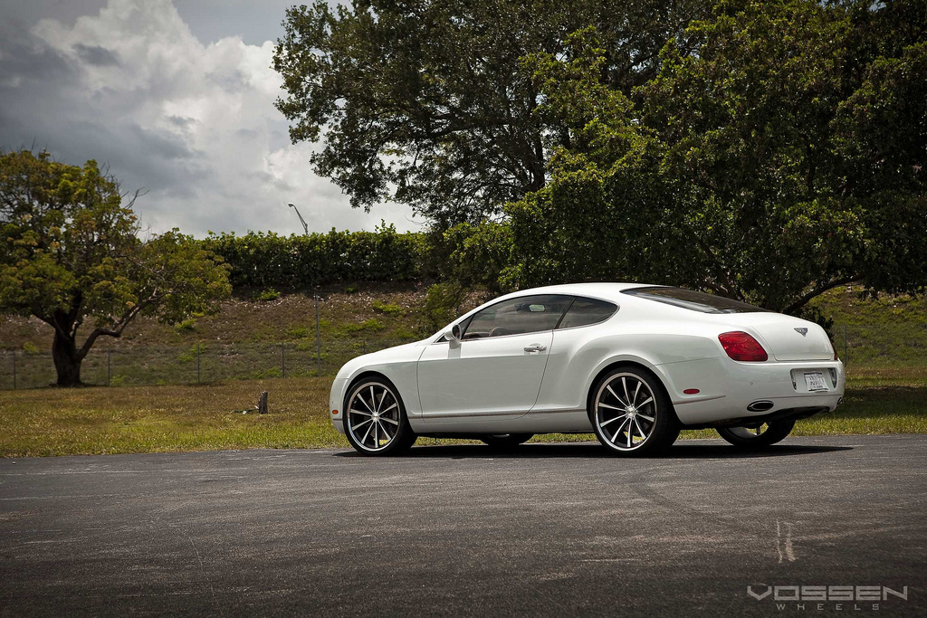 2009 Bentley Continental GT photo