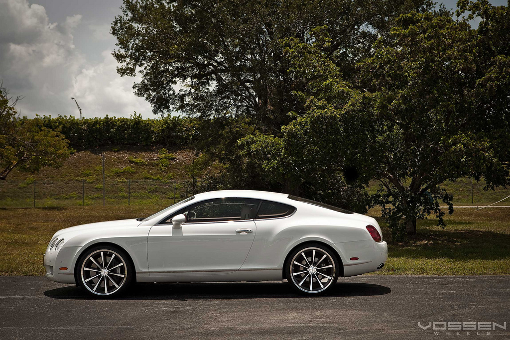 2009 Bentley Continental GT photo
