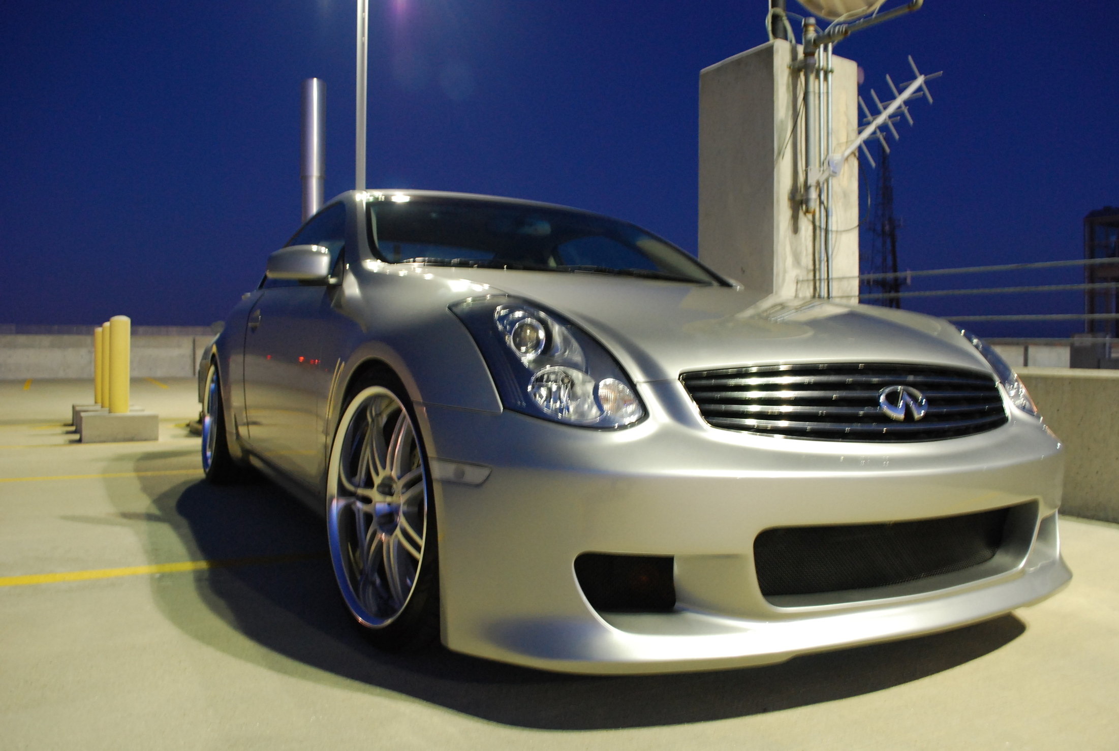 2004 Infiniti G35 photo