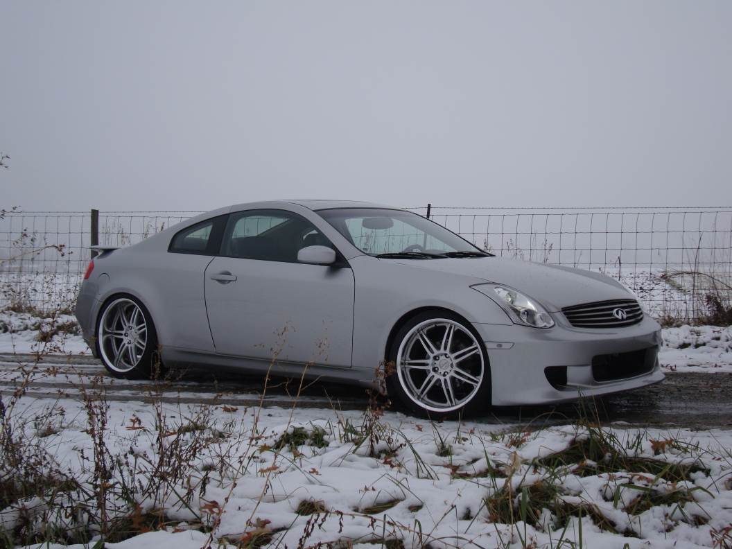 2004 Infiniti G35 photo