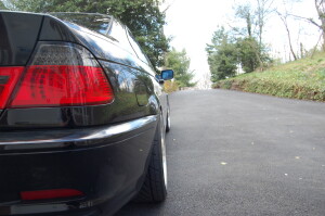 2000 BMW  323