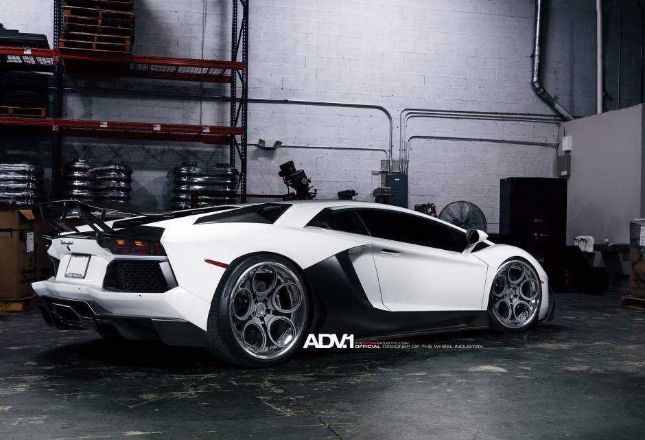 2012 Lamborghini Aventador photo