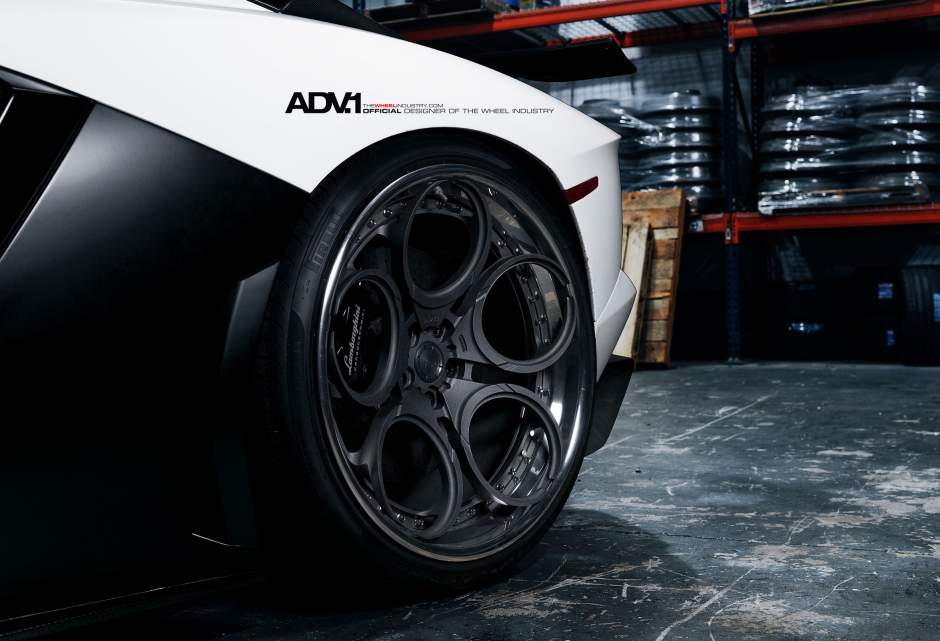 2012 Lamborghini Aventador photo