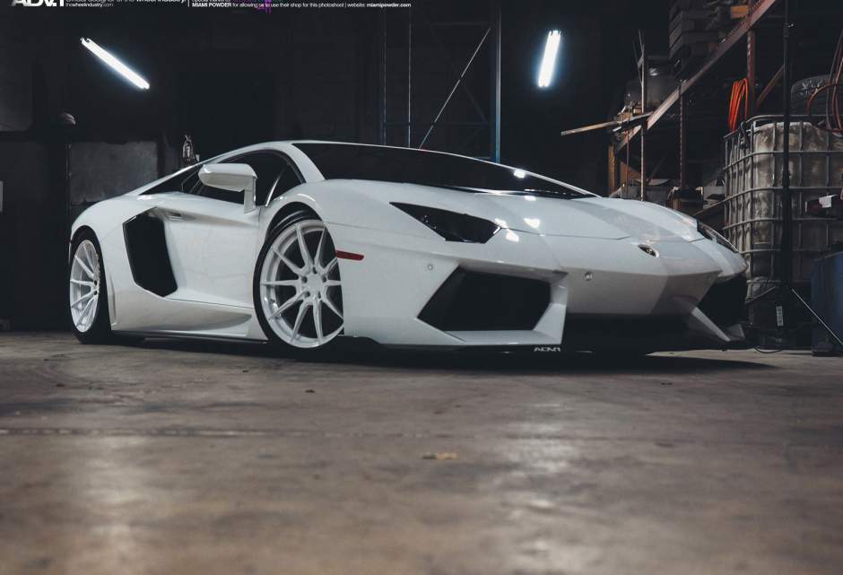 2013 Lamborghini Aventador photo