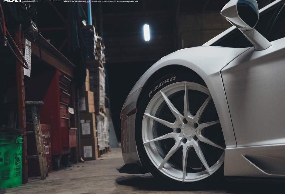 2013 Lamborghini Aventador photo