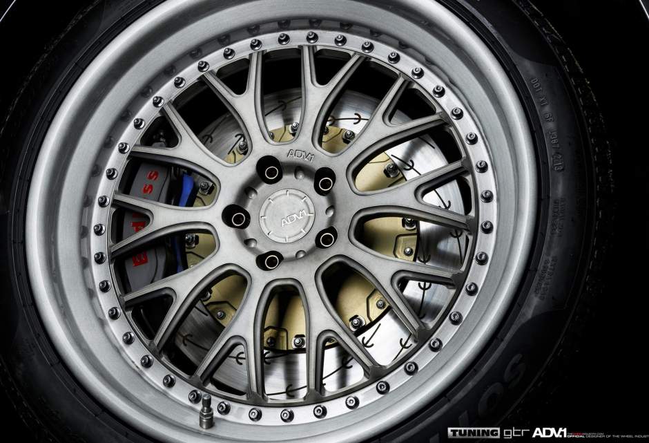 2014 Nissan GT-R photo