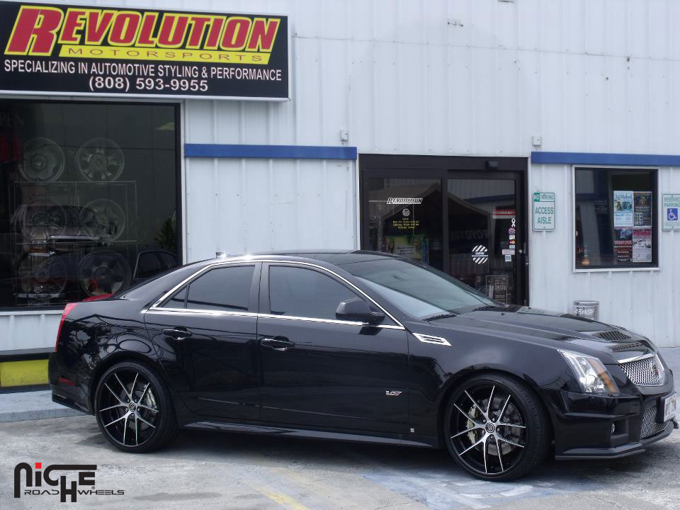 2013 Cadillac CTS-V photo