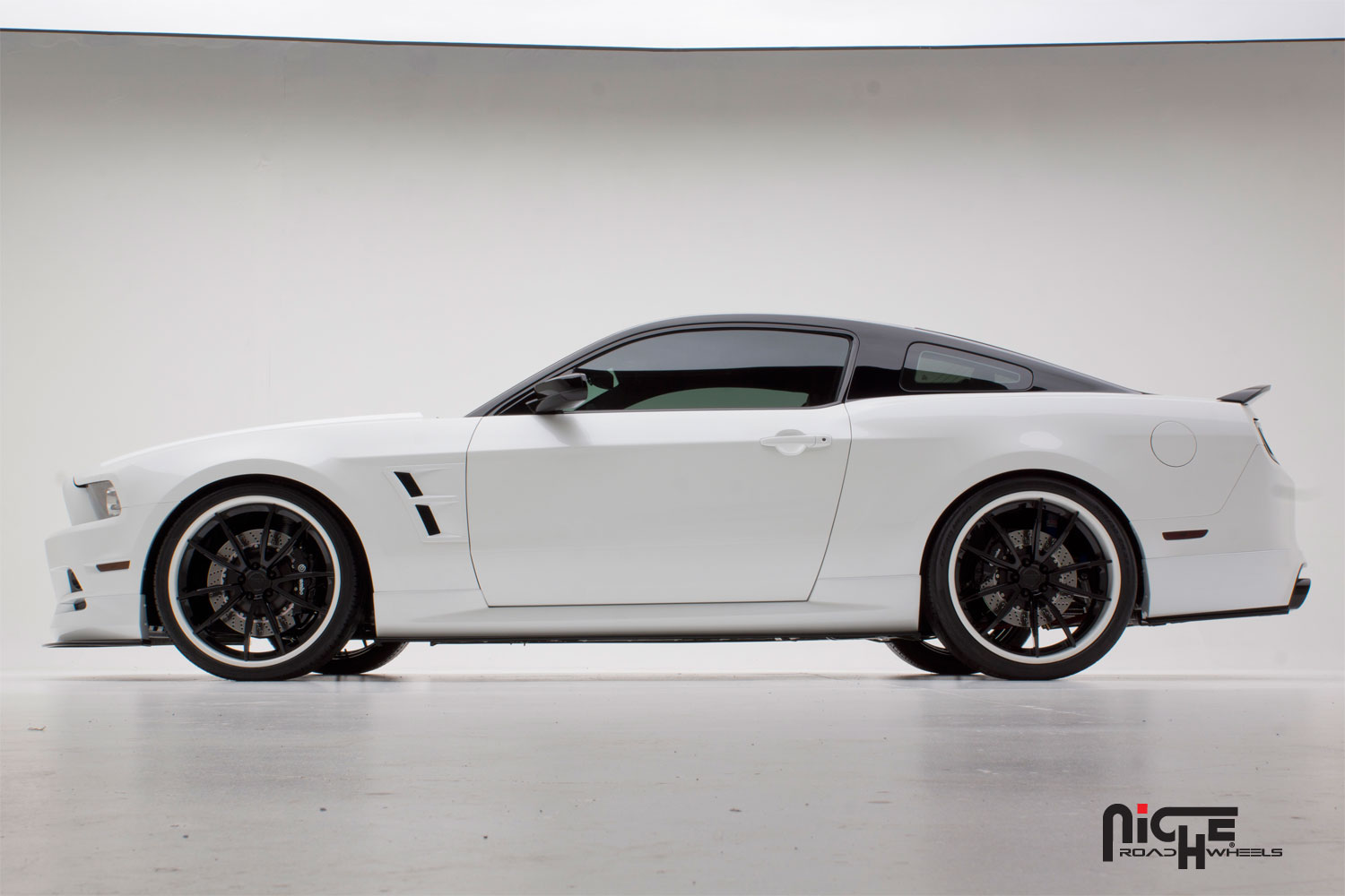 2014 Ford Mustang photo