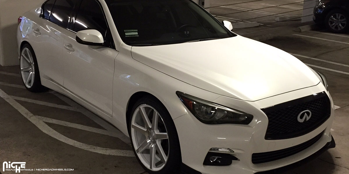 2014 Infiniti Q50 photo