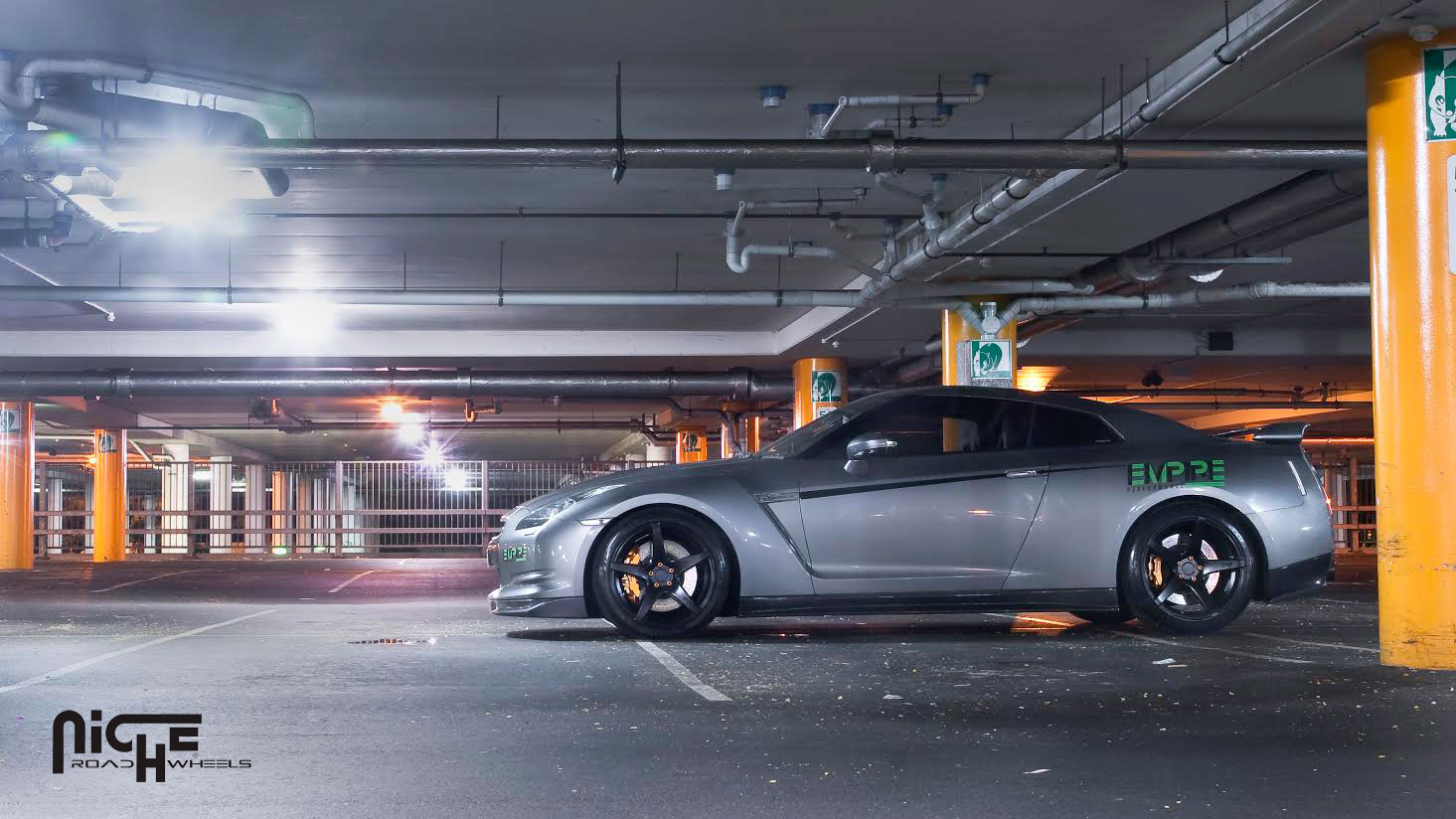 2014 Nissan GT-R photo