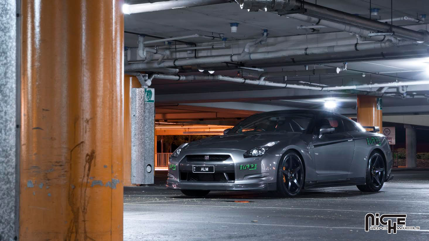 2014 Nissan GT-R photo