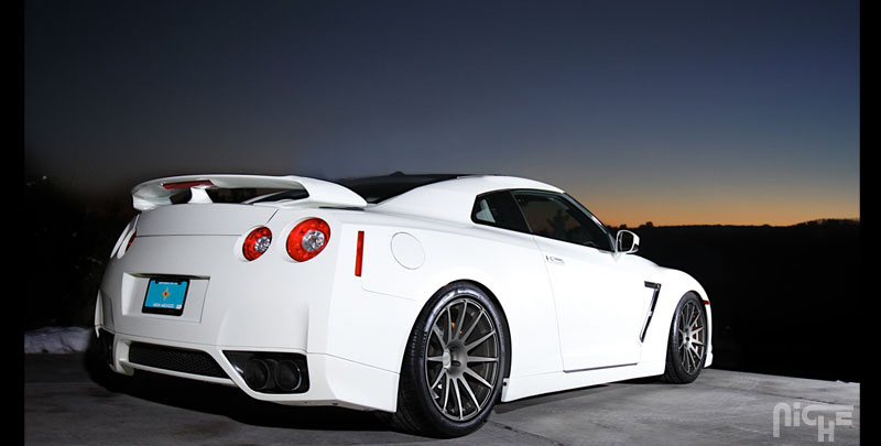 2014 Nissan GT-R photo