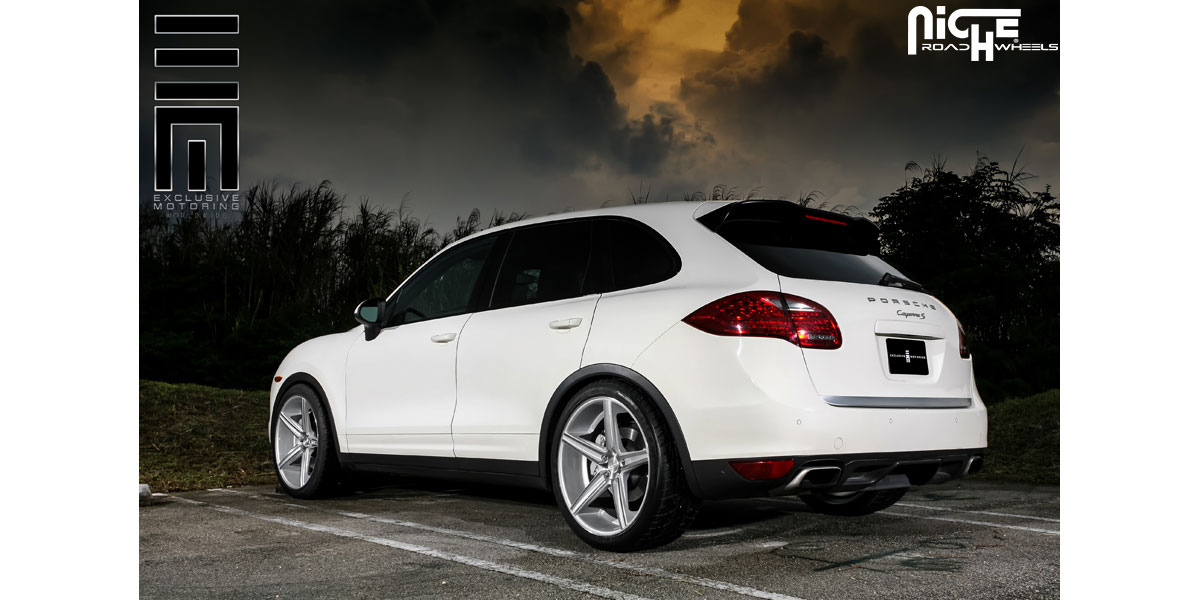 2013 Porsche Cayenne photo