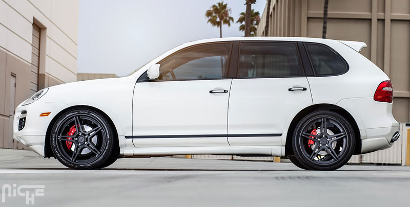 2010 Porsche Cayenne photo