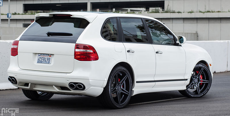 2010 Porsche Cayenne photo