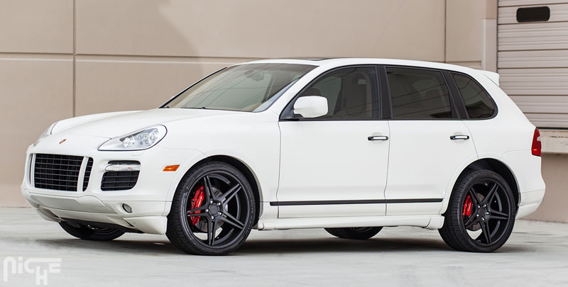 2010 Porsche Cayenne photo