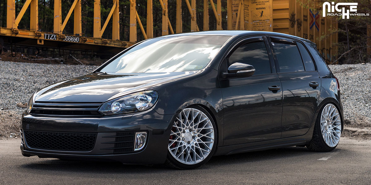 2013 Volkswagen GTI photo