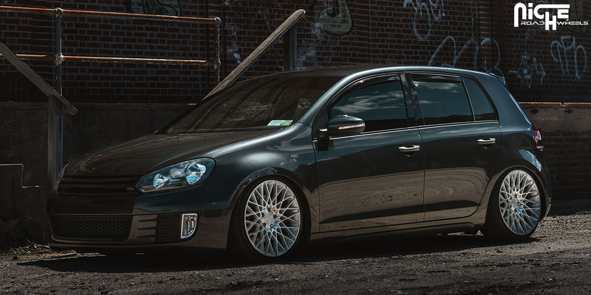 2013 Volkswagen GTI photo