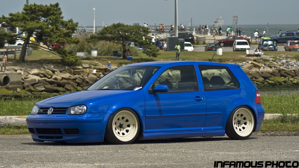 2003 Volkswagen Golf photo