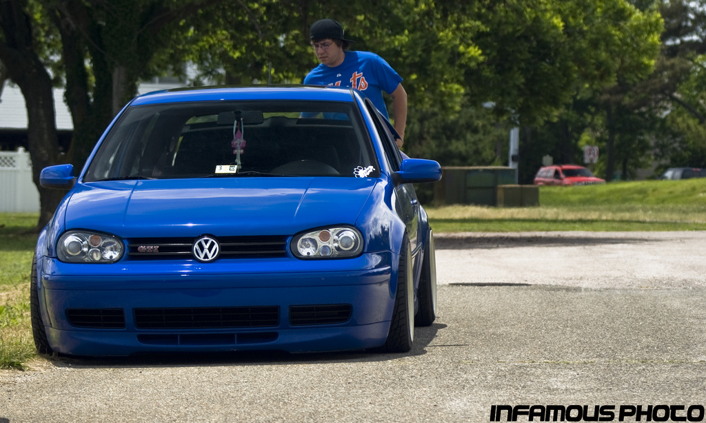 2003 Volkswagen Golf photo