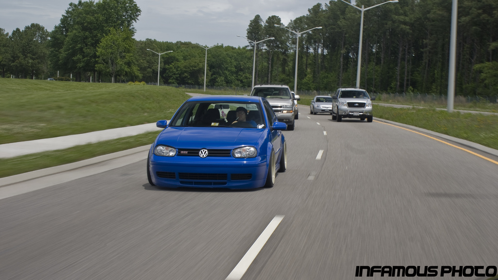 2003 Volkswagen Golf photo