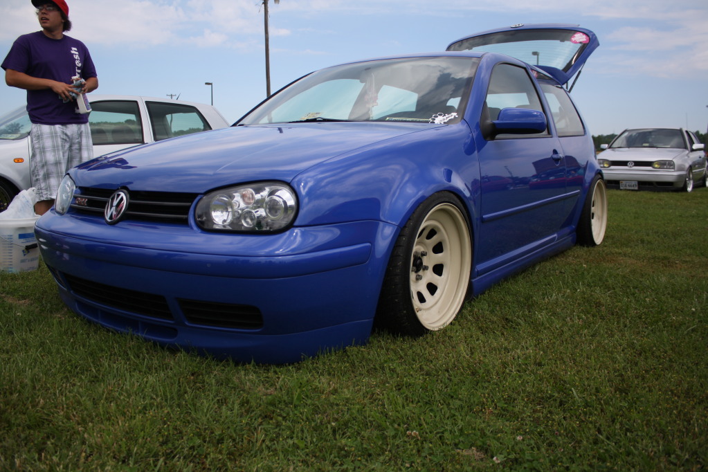 2003 Volkswagen Golf photo