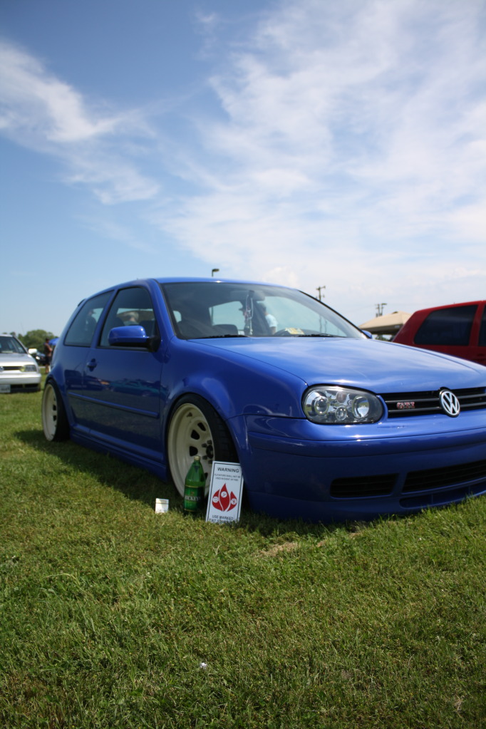 2003 Volkswagen Golf photo