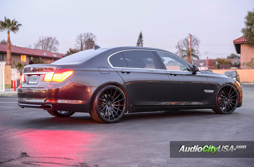 2011 BMW 740 photo