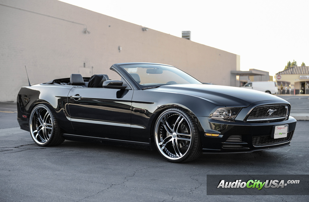 2014 Ford Mustang photo