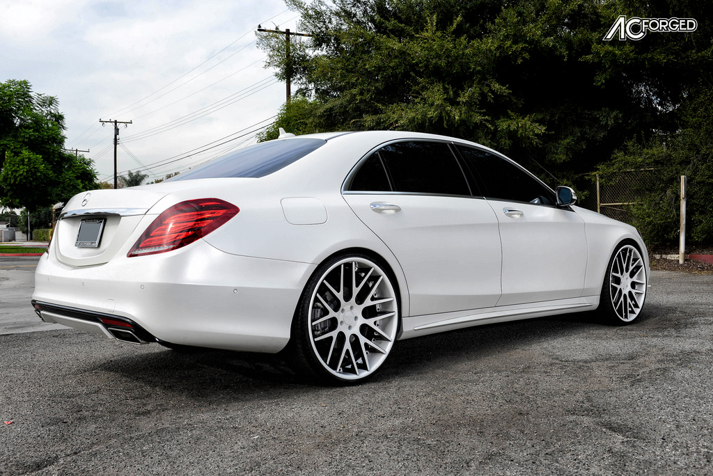 2015 Mercedes-Benz S-Class photo