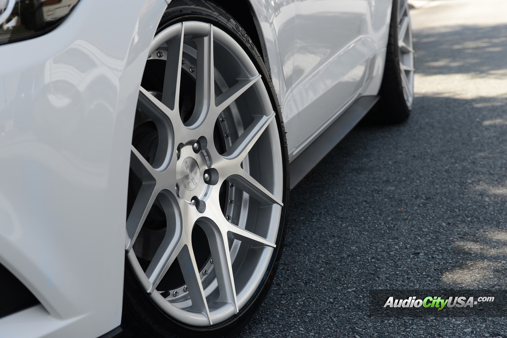 2015 Ford Mustang photo