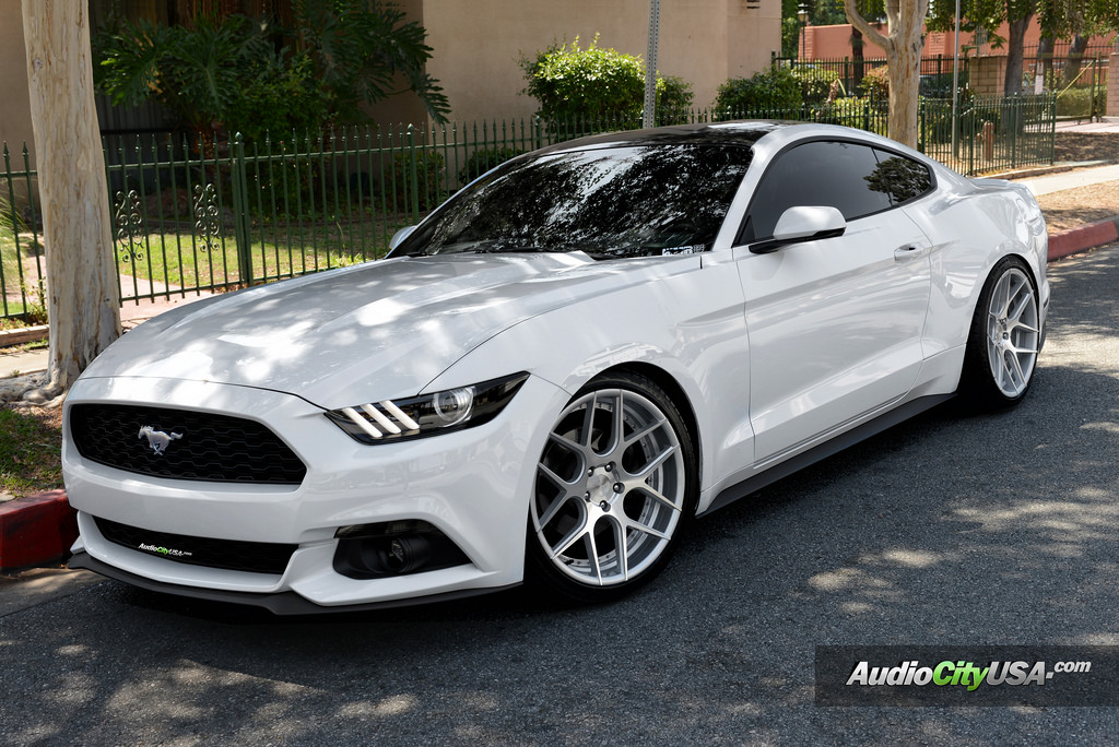 2015 Ford Mustang photo