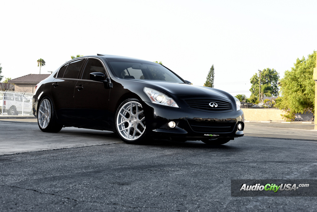 2011 Infiniti G37 photo