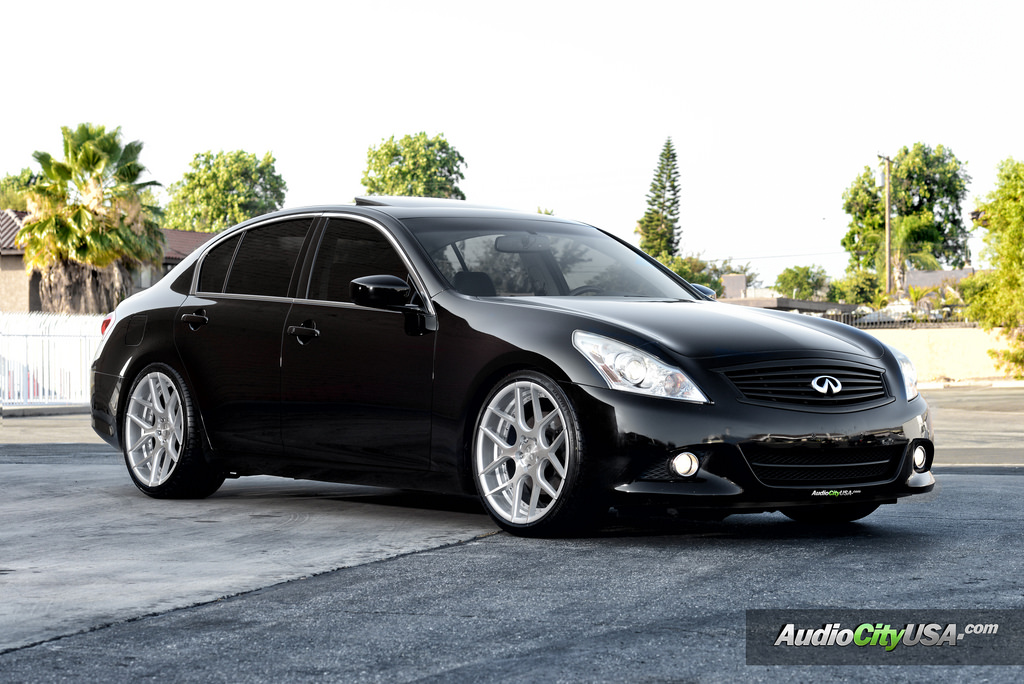 2011 Infiniti G37 photo