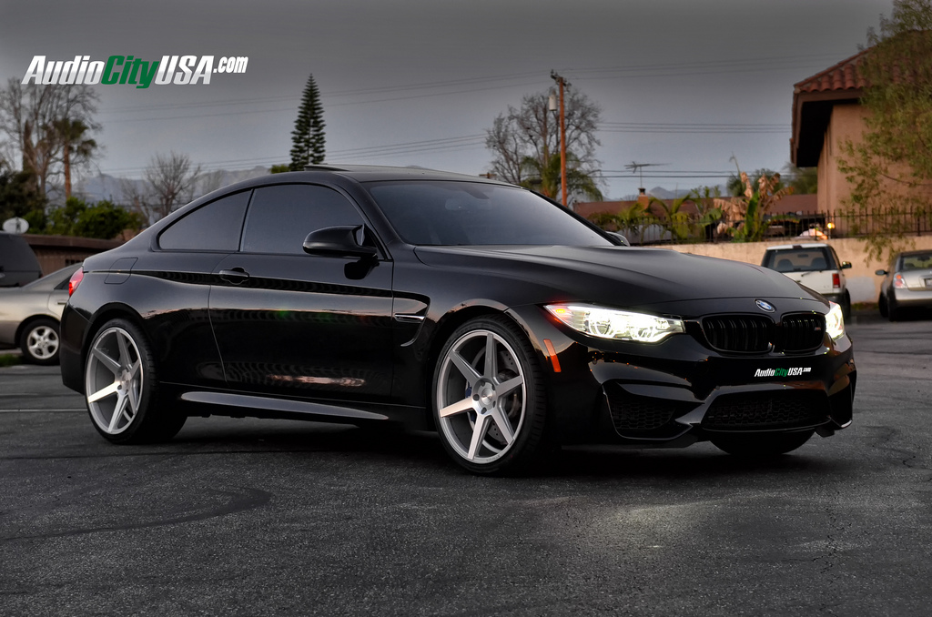 2015 BMW M4 photo