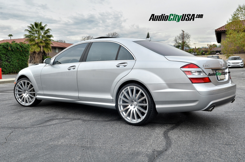 2009 Mercedes-Benz S-Class photo