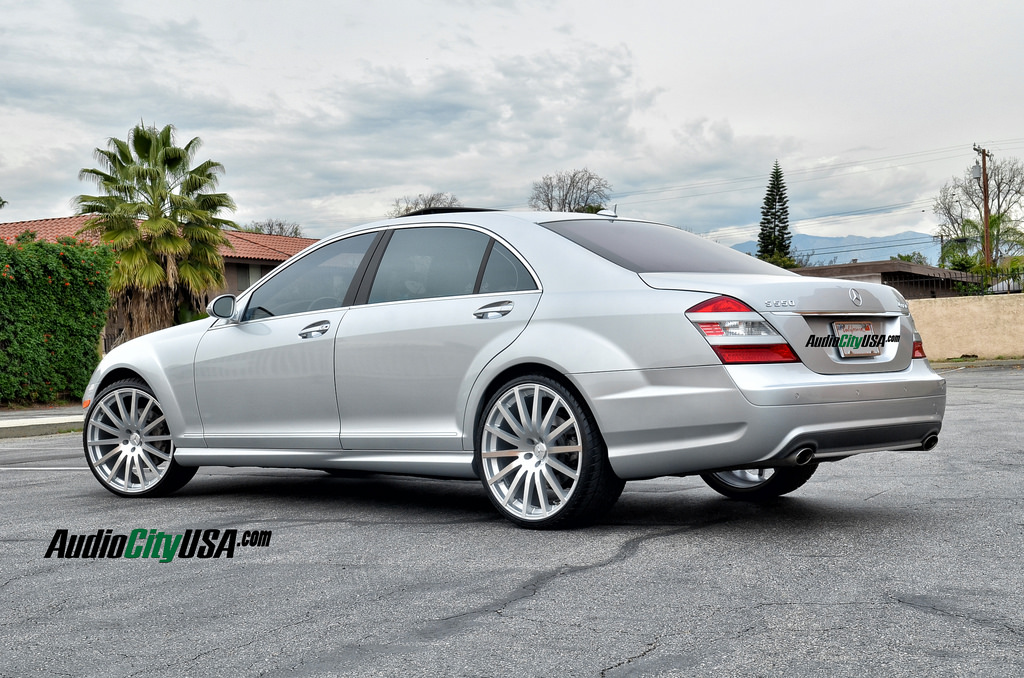 2009 Mercedes-Benz S-Class photo