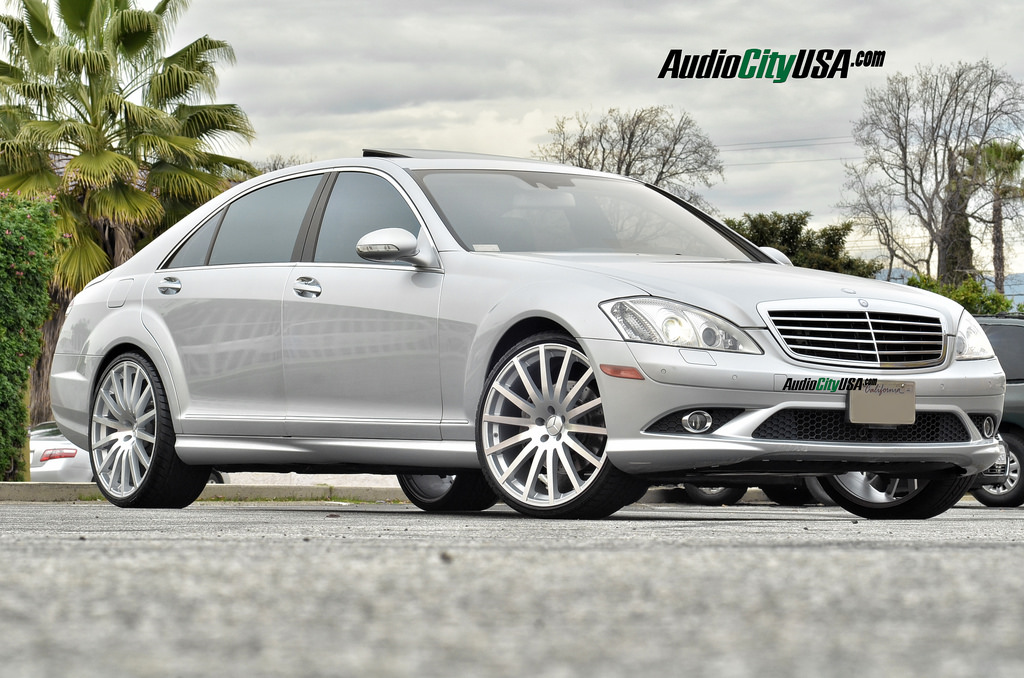 2009 Mercedes-Benz S-Class photo
