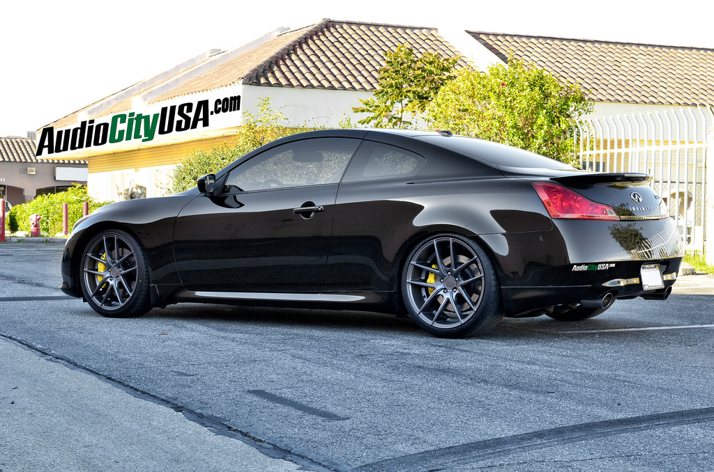2011 Infiniti G37 photo